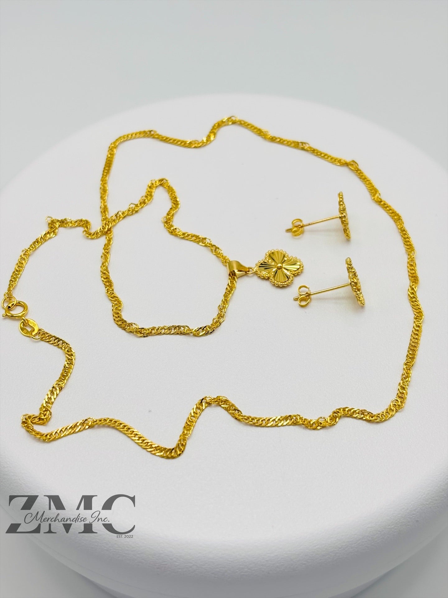 18K Gold Clover Earrings and Necklace Set