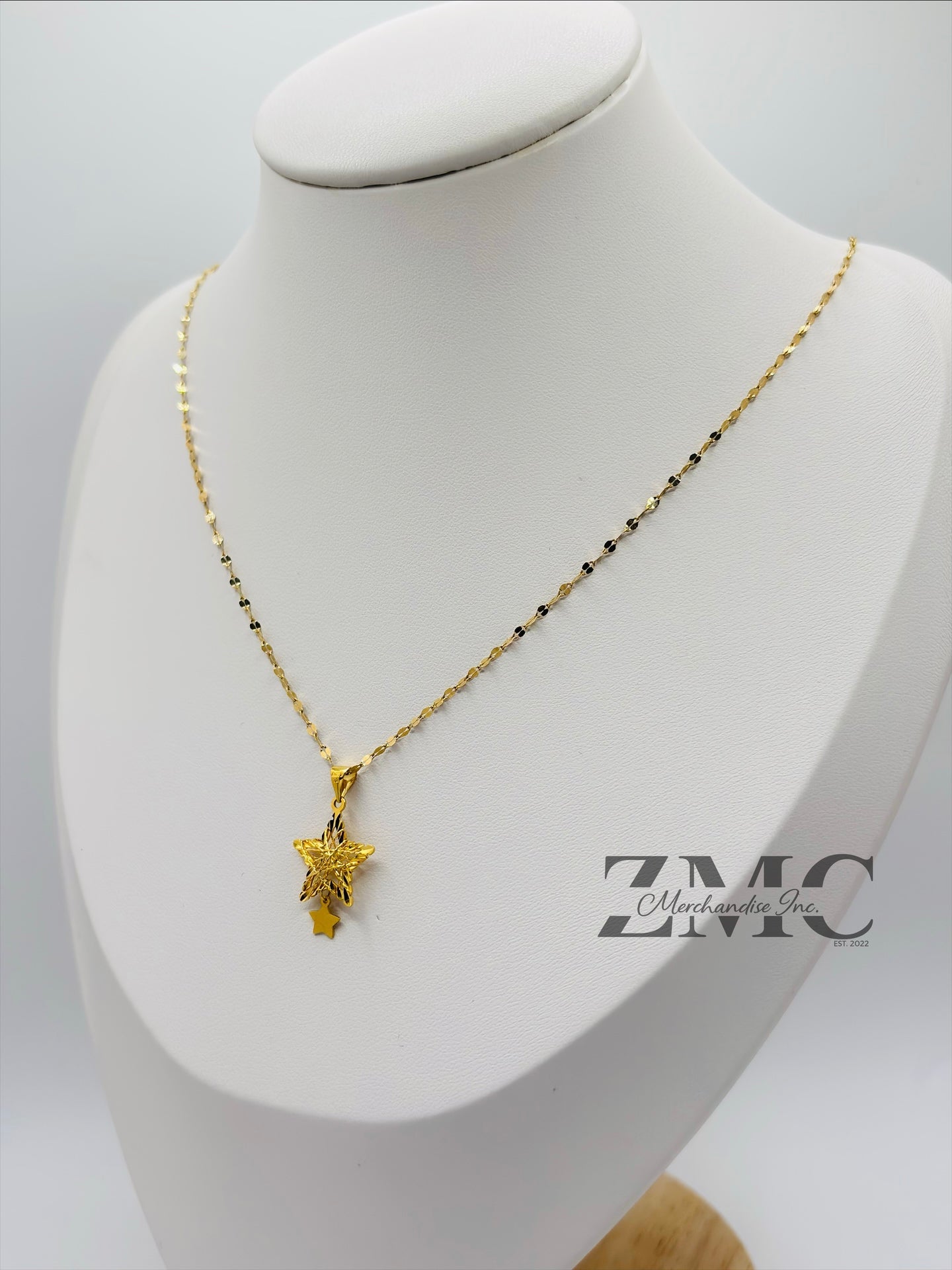 18K Gold Star Necklace