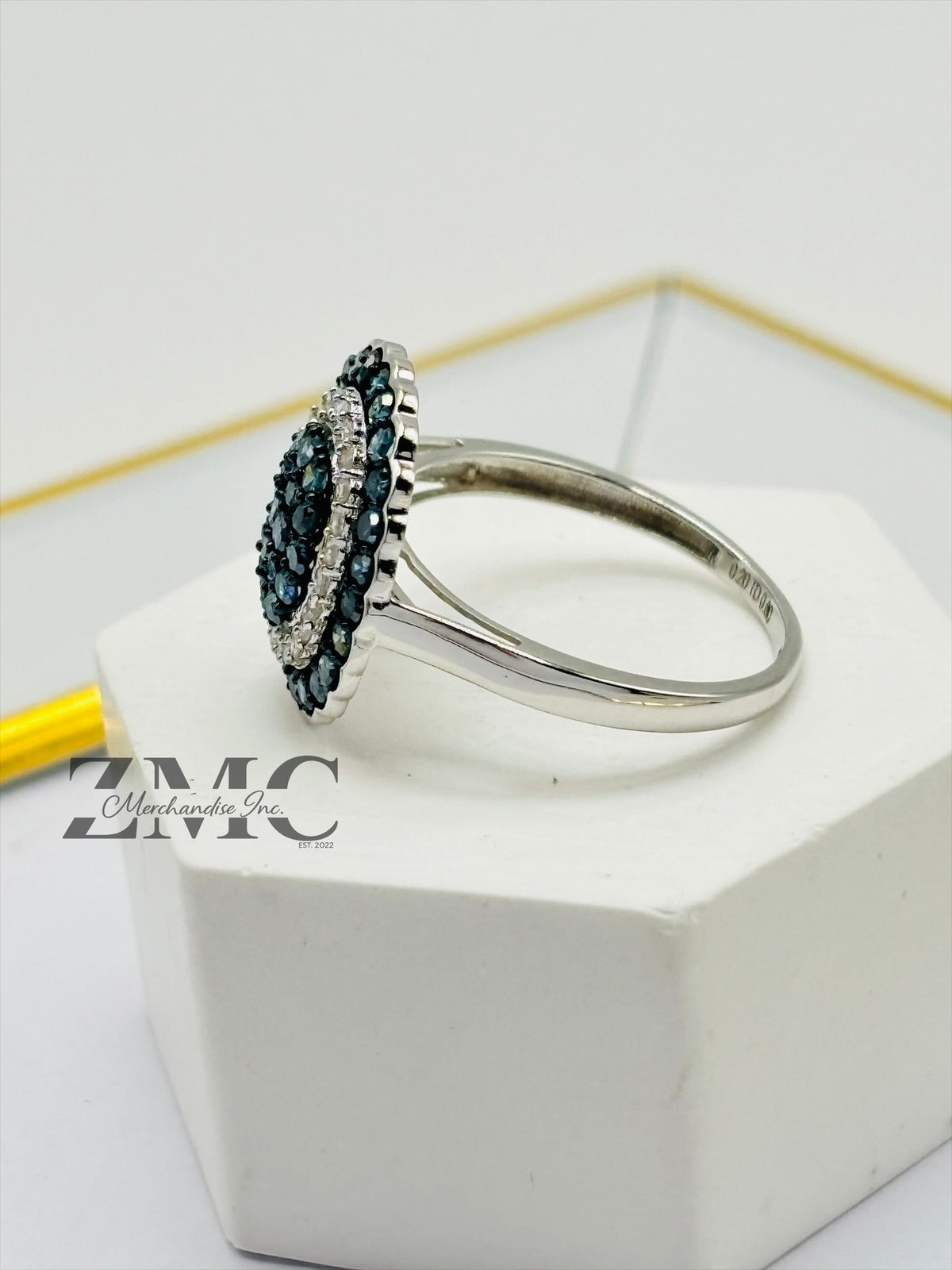 K18 Japan Gold Rare Blue and White Natural Diamond Ring 1.00 carat