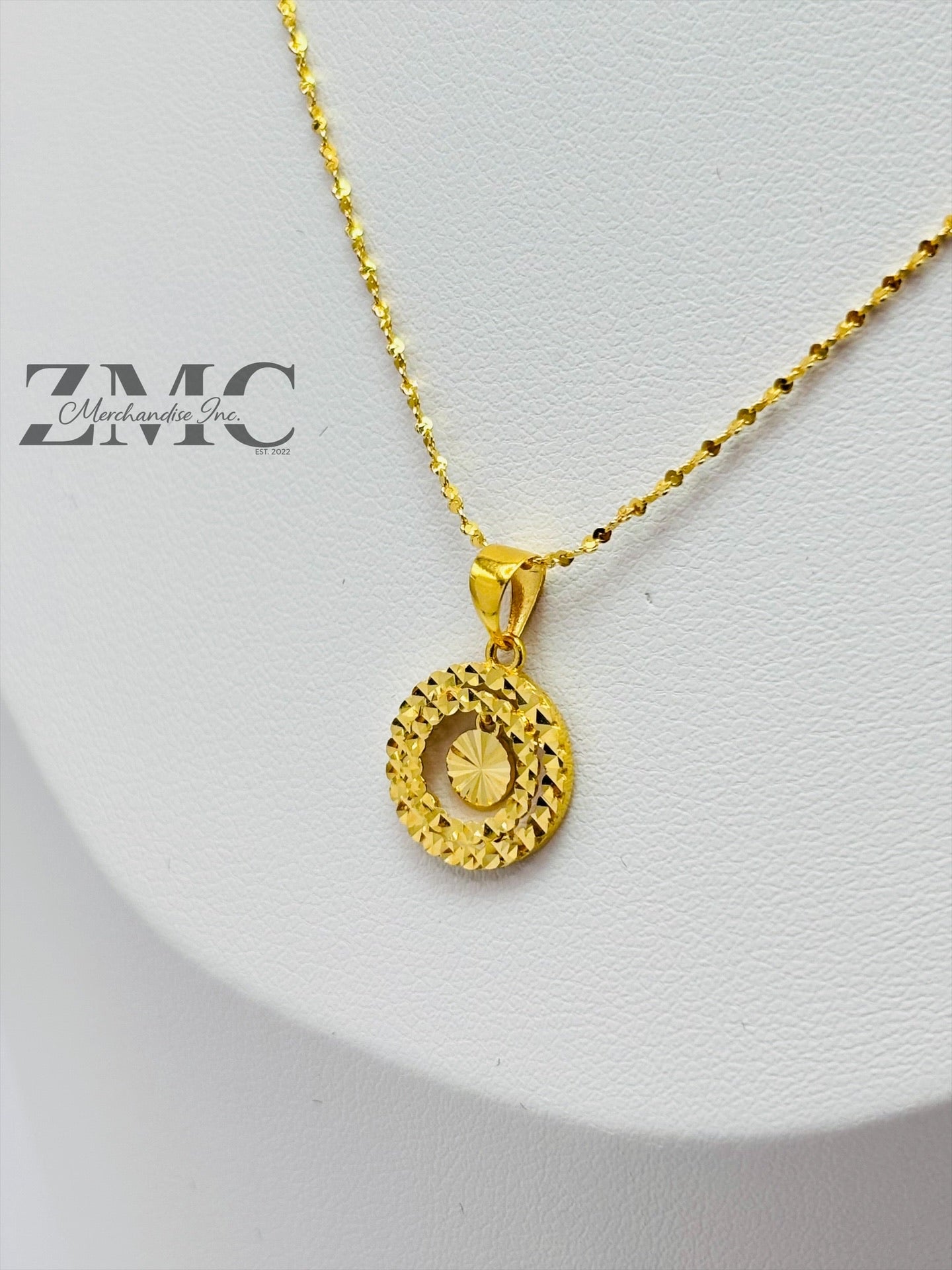 18K Gold Circle Necklace