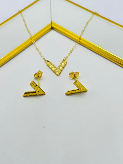 18K Gold V Earrings and Necklace Set0080