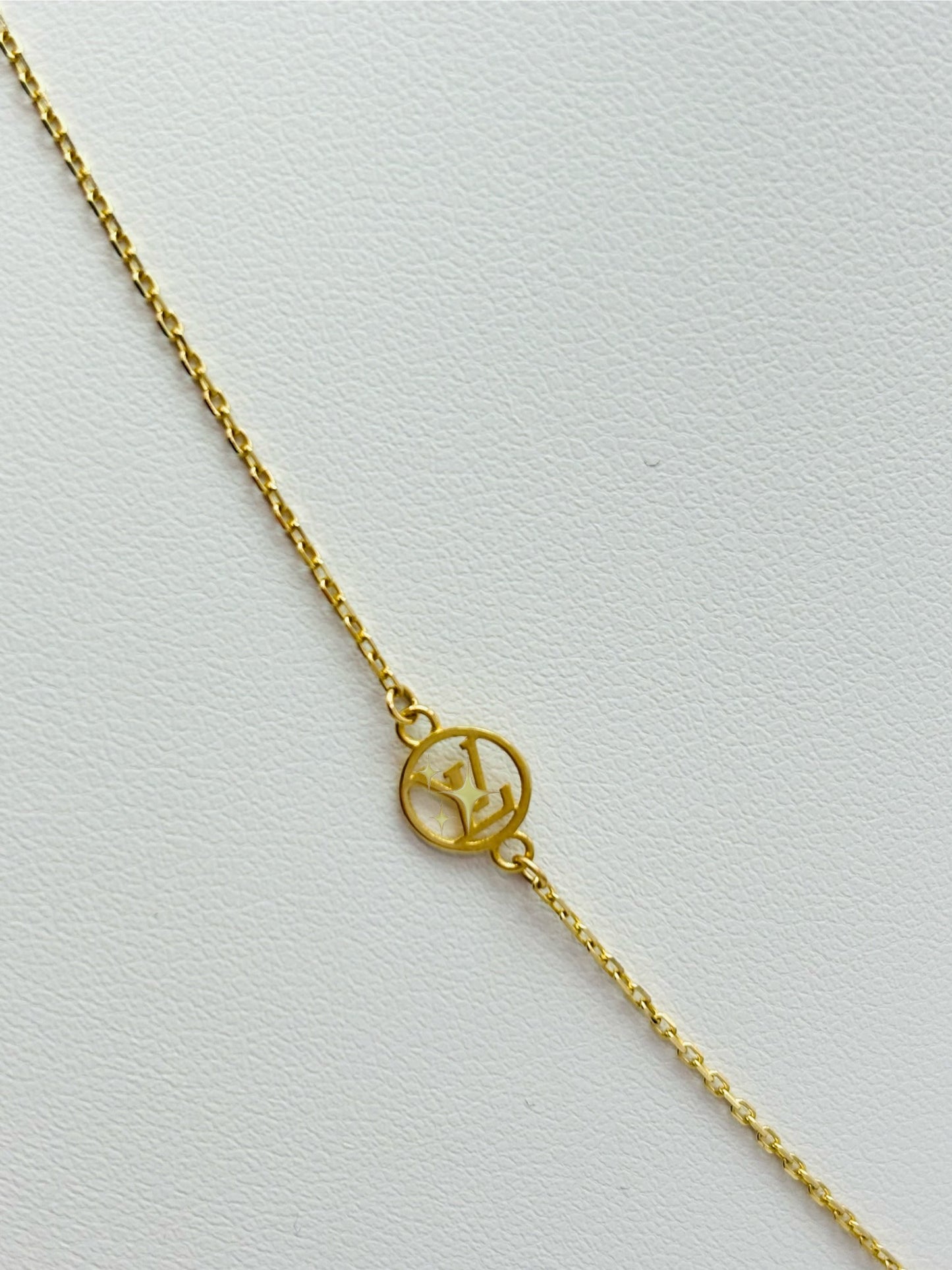 K18 Japan Gold V Necklace