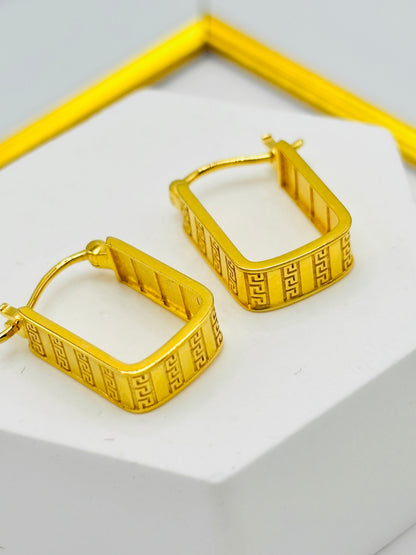 18K Gold Square F Loop Earrings