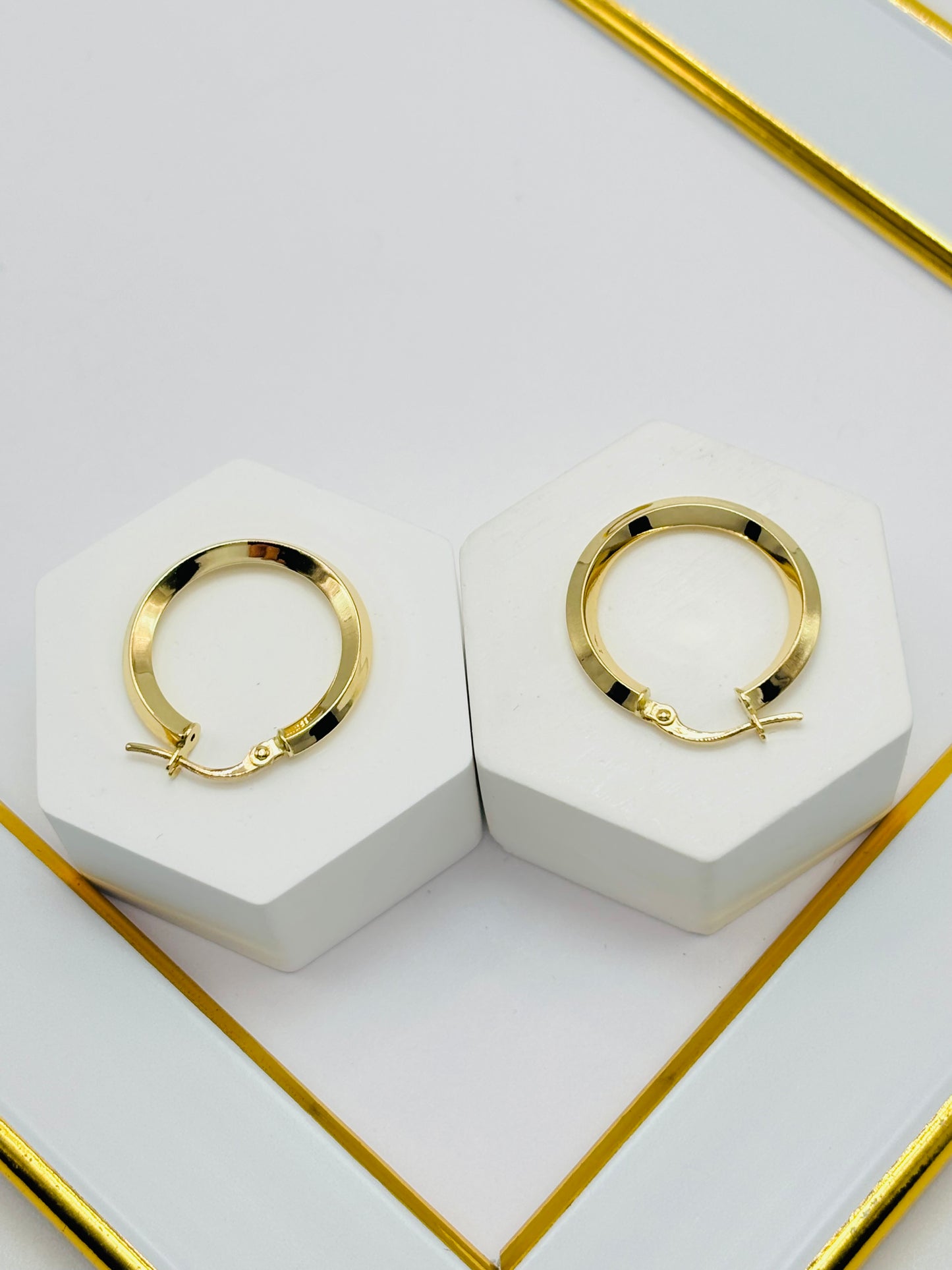 18K Gold Plain Loop Earrings