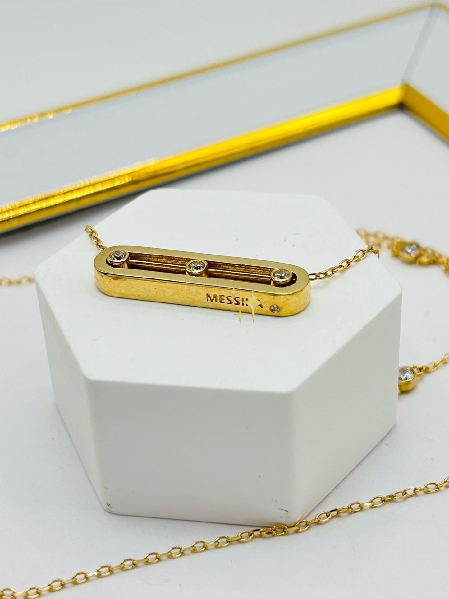 18K Gold Attached Stone Necklace with Stone