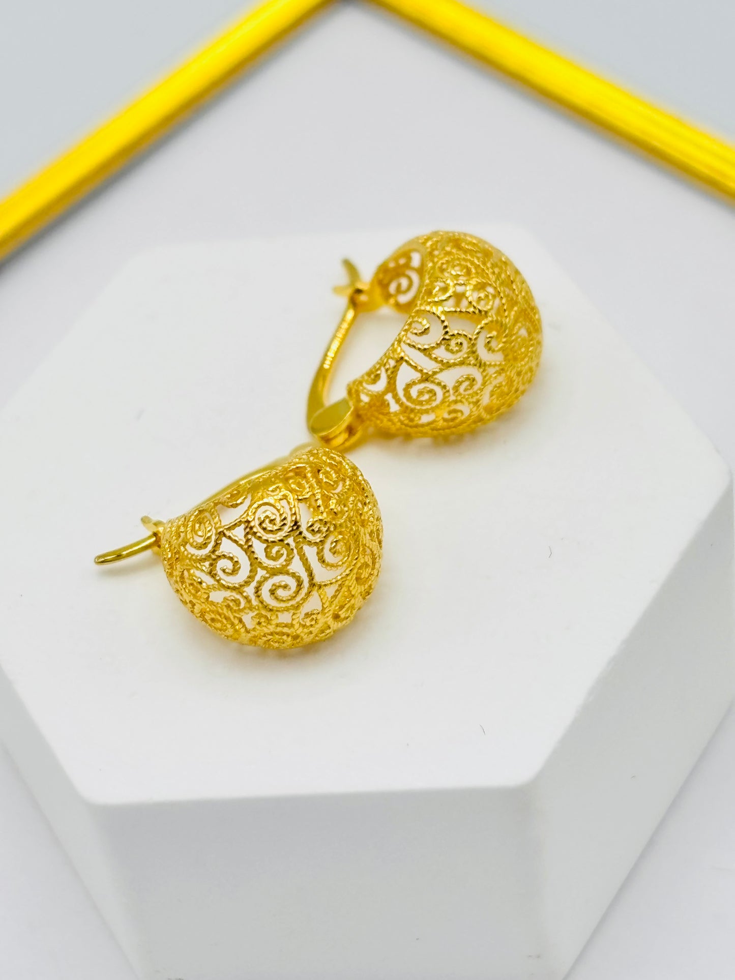 18K Gold Basket Huggies Loop Earrings