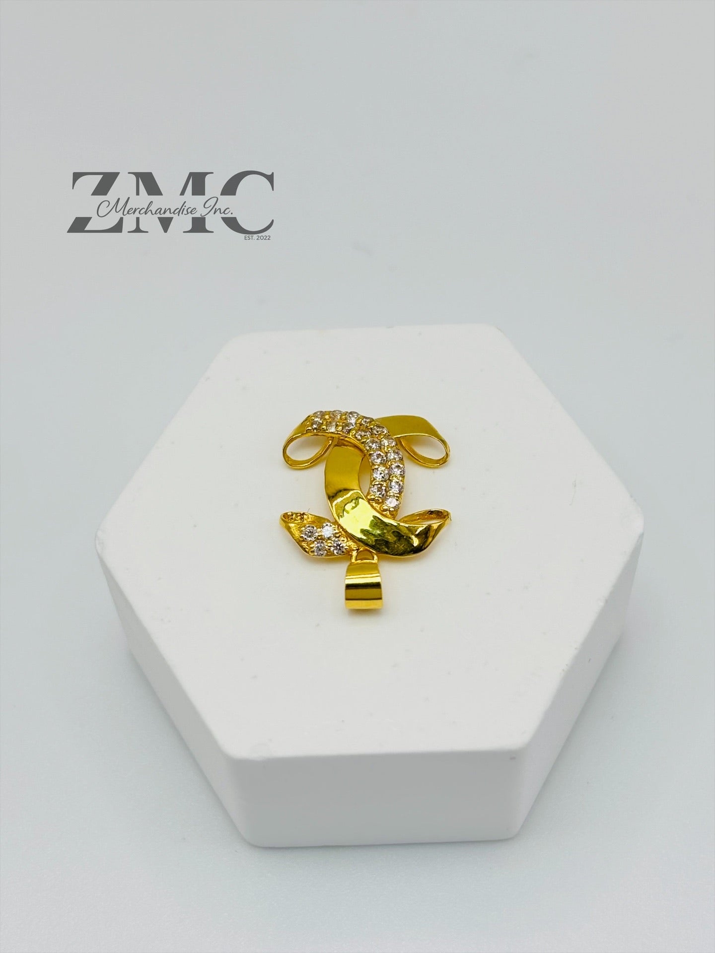 18K Gold C with Stone Pendant