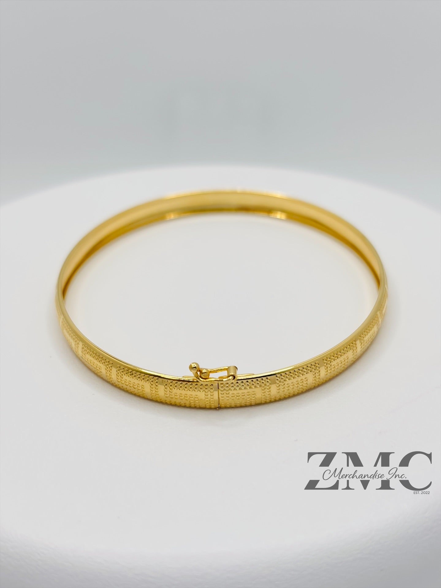 18K Gold F Bangle