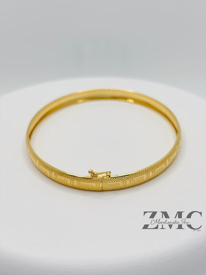 18K Gold F Bangle