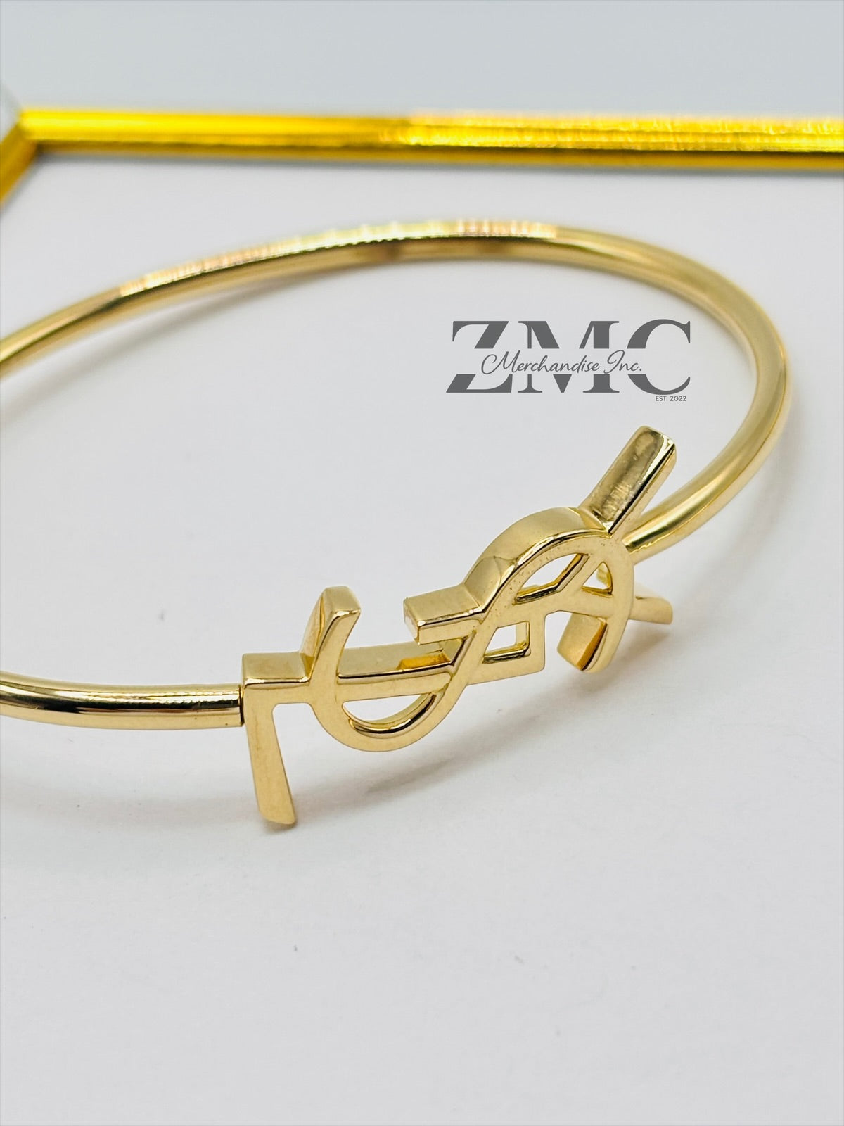 18K Gold Bangle