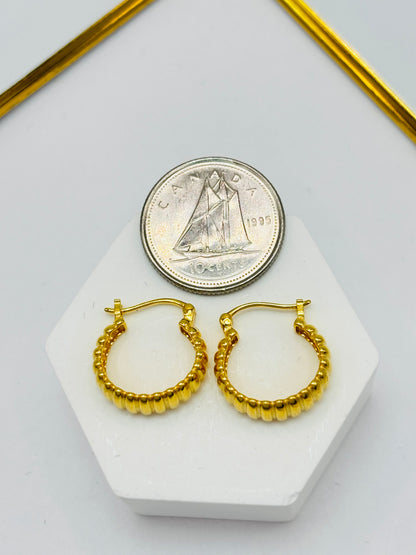 18K Gold Ribbed Loop Earrings