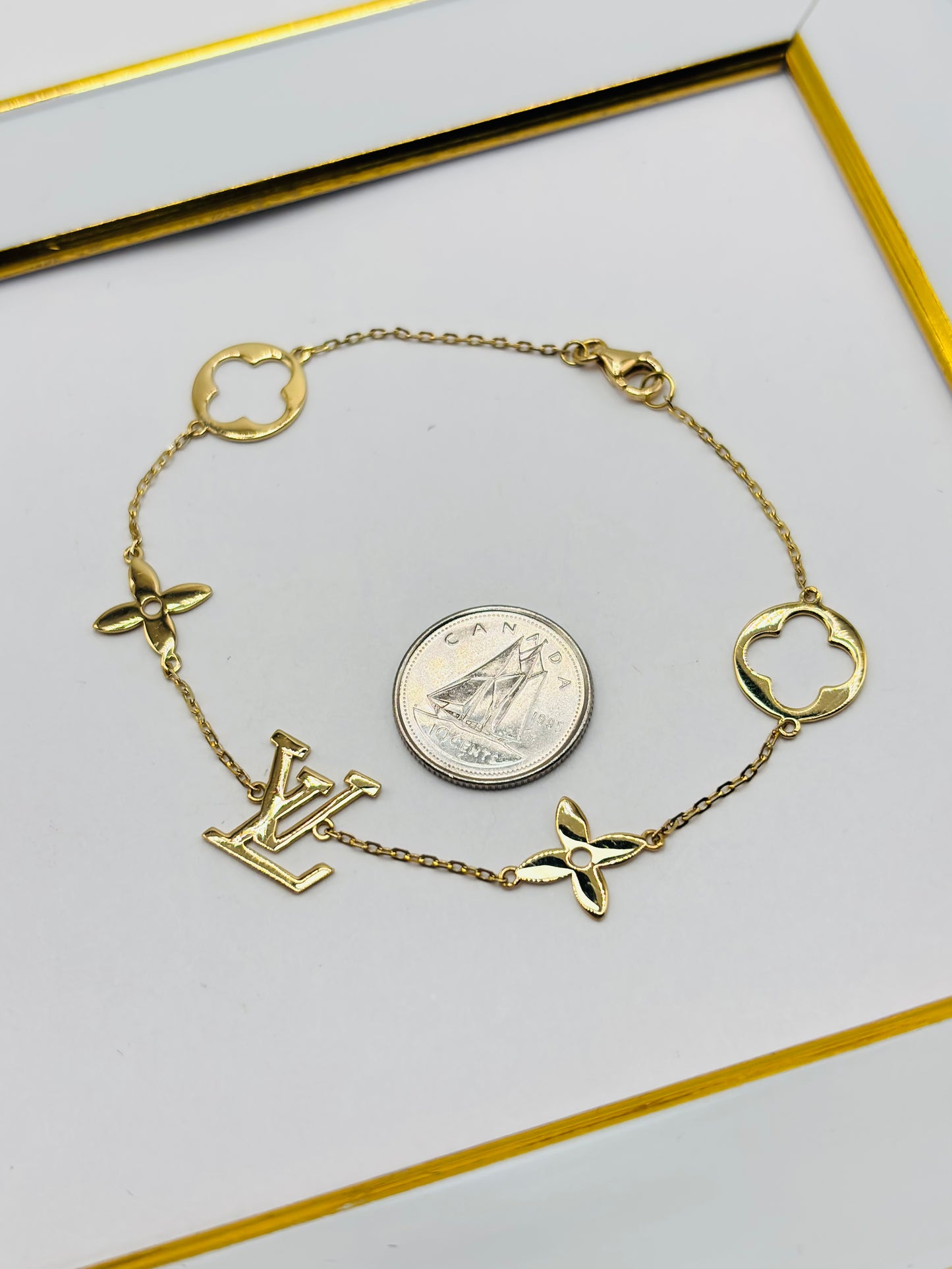 18K Gold L Blossom Bracelet