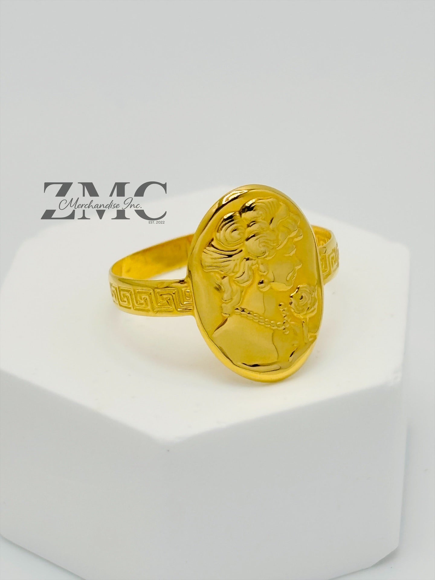 18K Gold Cameo Ring