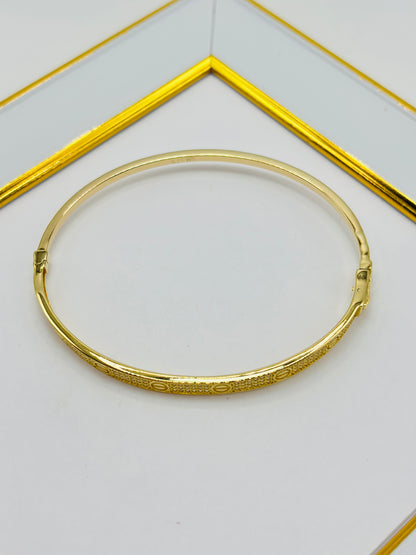 K18 Japan Gold Love Bangle with Stone Clip Type