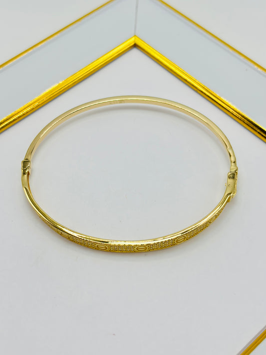 K18 Japan Gold Love Bangle with Stone Clip Type