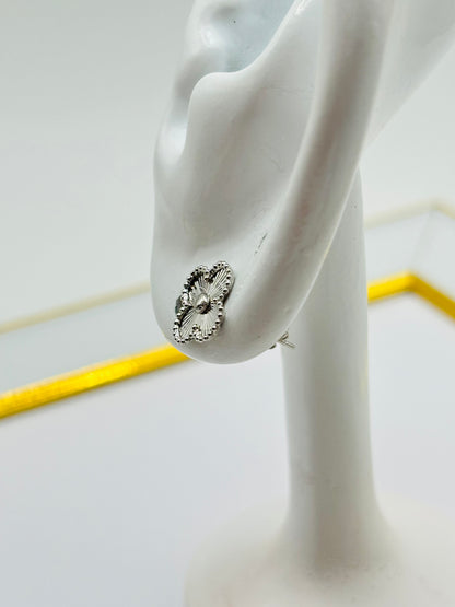 18K White Gold Clover Earrings