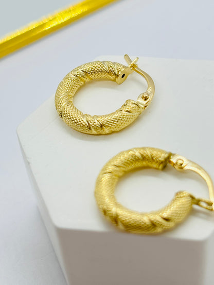 18K Gold Loop Earrings