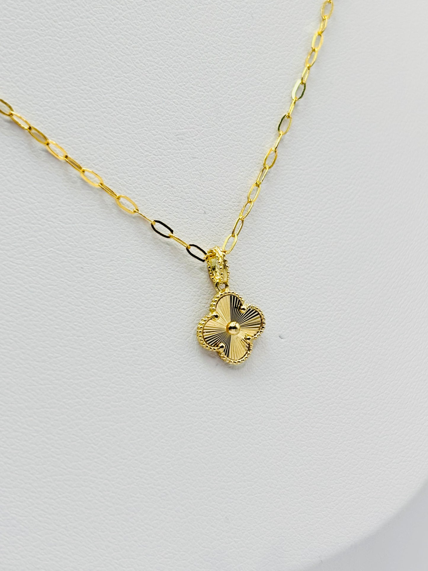 18K Gold Mini Paperclip Clover Necklace