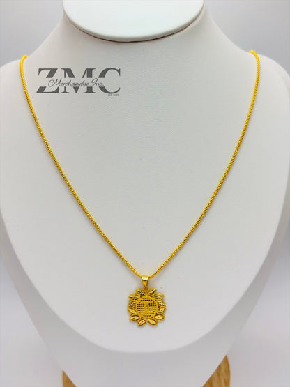 18K Gold C Flower Necklace
