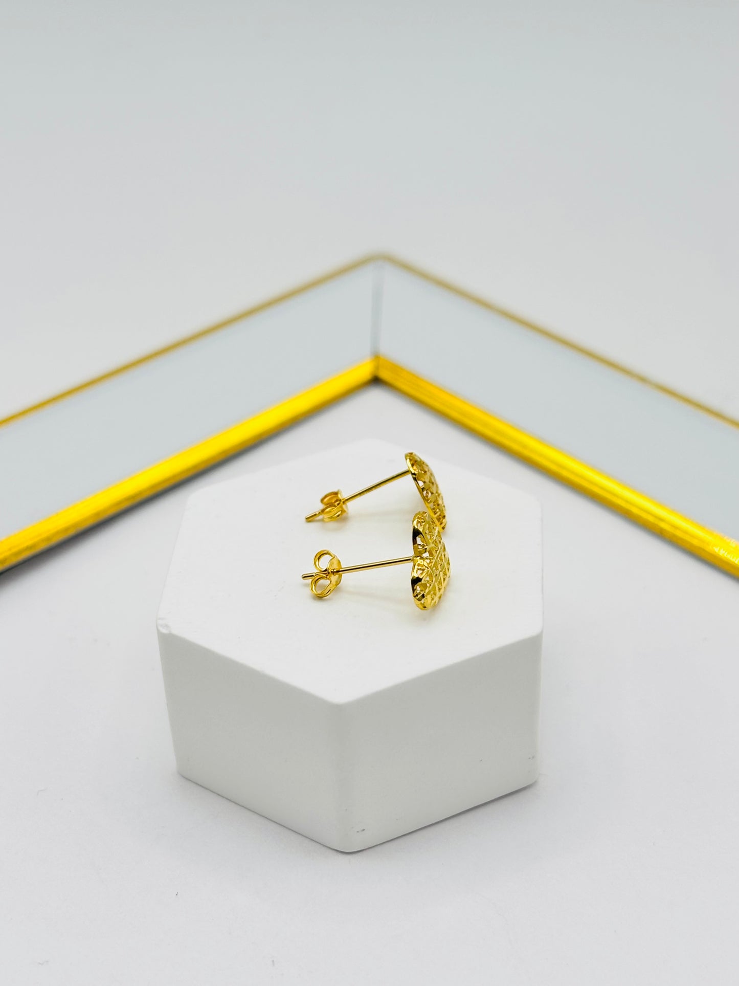 18K Gold Heart Basket Earrings