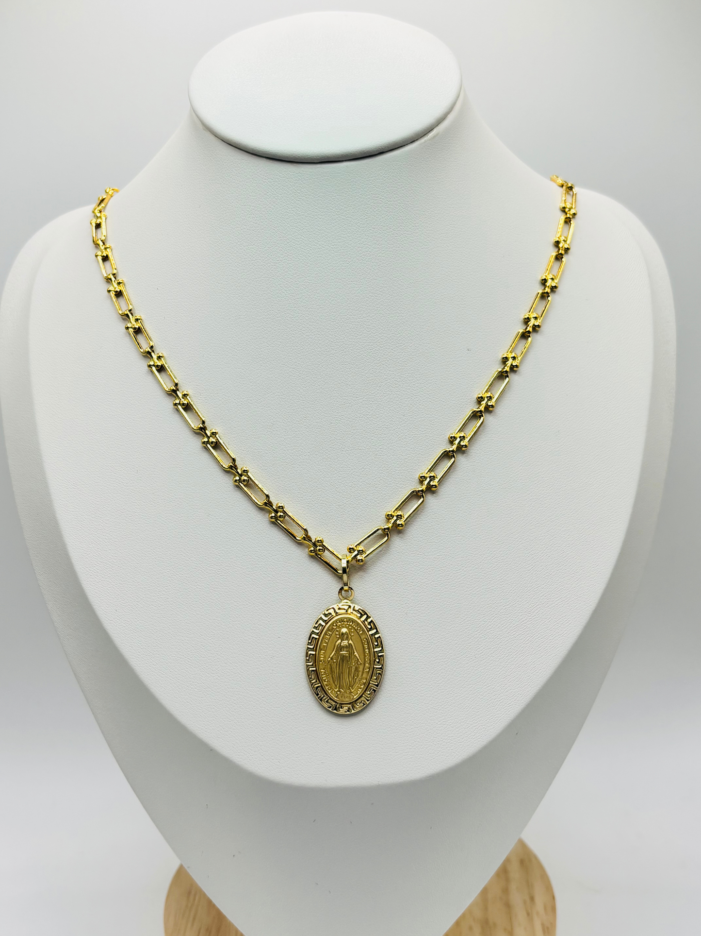 18K Gold Flat Hardware Necklace