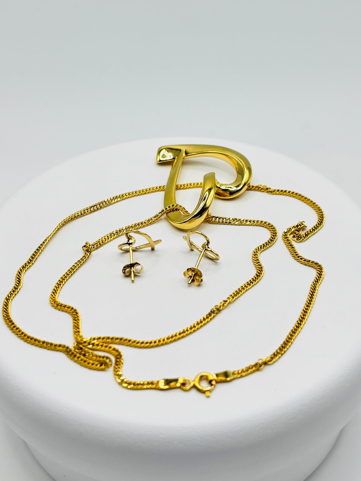 18K Gold Open Heart Necklace and Earrings Set