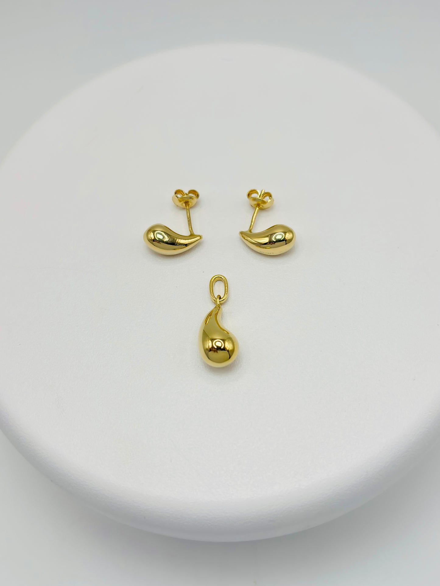 18K Gold Teardrop Earrings and Pendant Set
