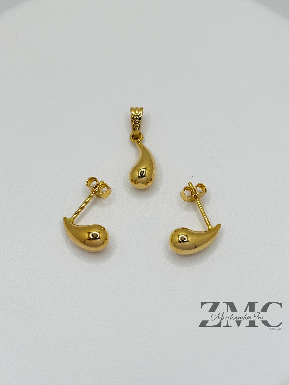 18K Gold Earrings and Pendant Teardrop Set