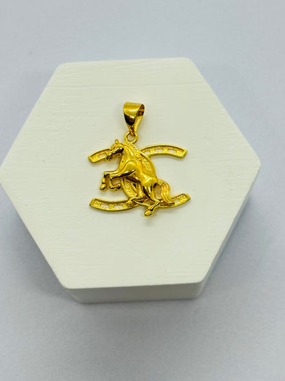 18K Gold Horse and Horse Shoe Pendant