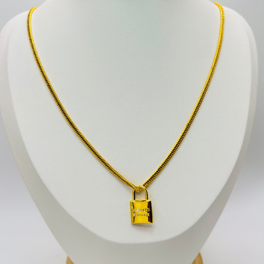 18K Gold Triple Lock Chain with Padlock Pendant Set