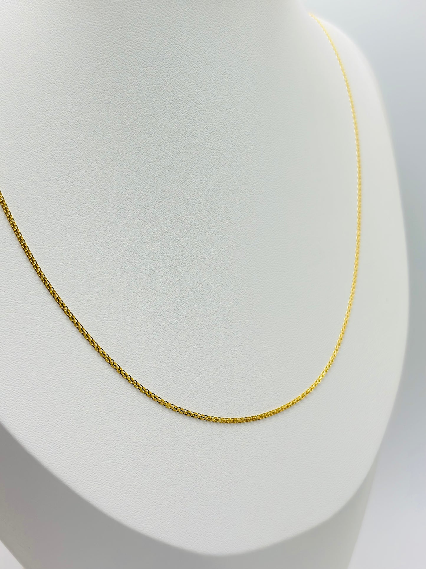 18K Gold Carpet Chain