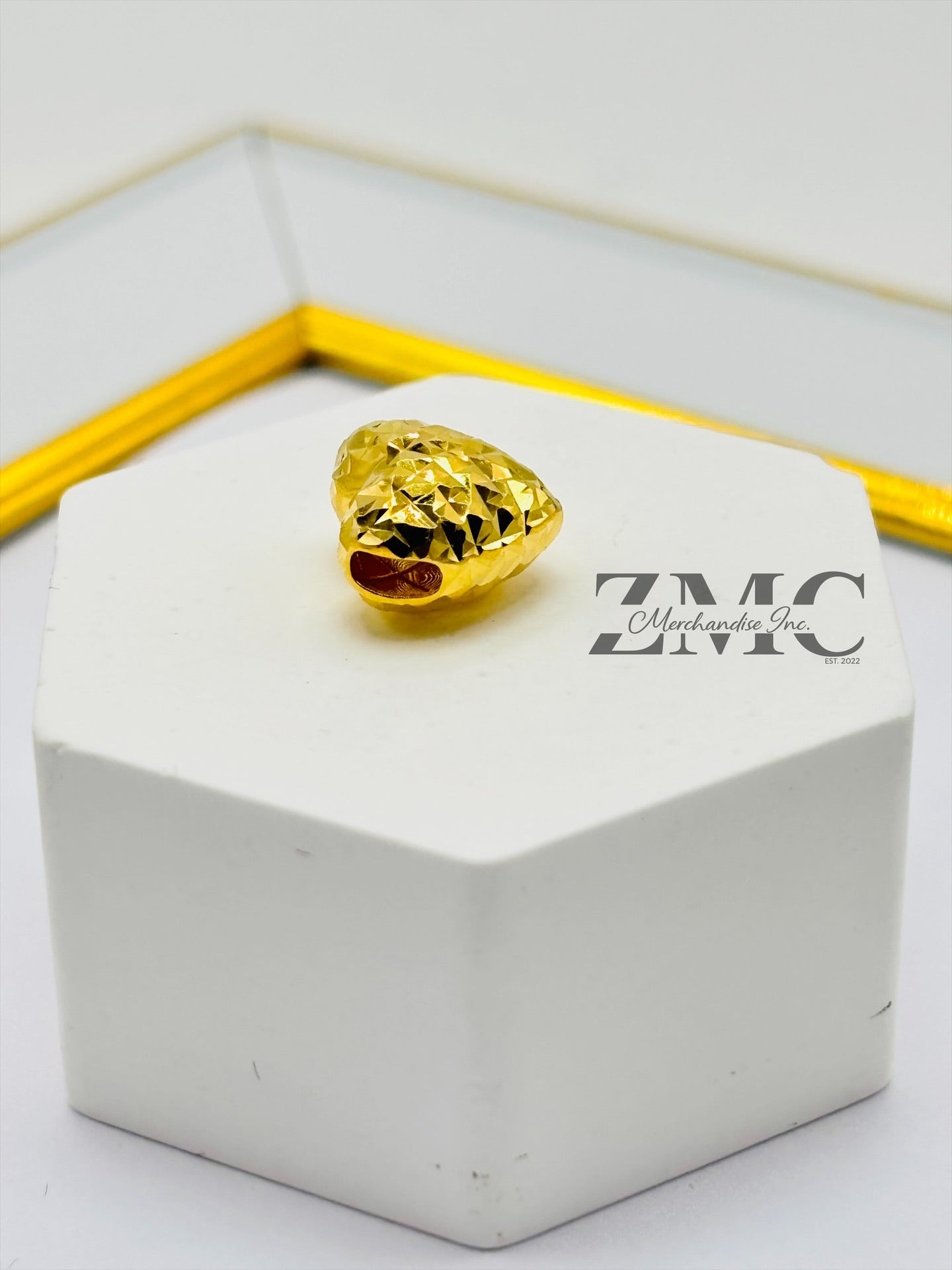 18K Gold Diamond Cut Heart Pendant