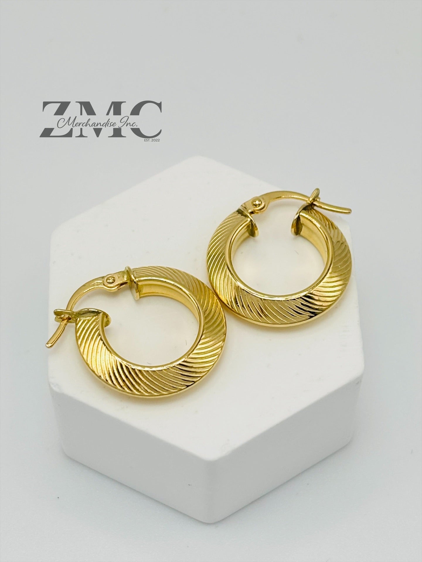 18K Gold Line Loop Earrings