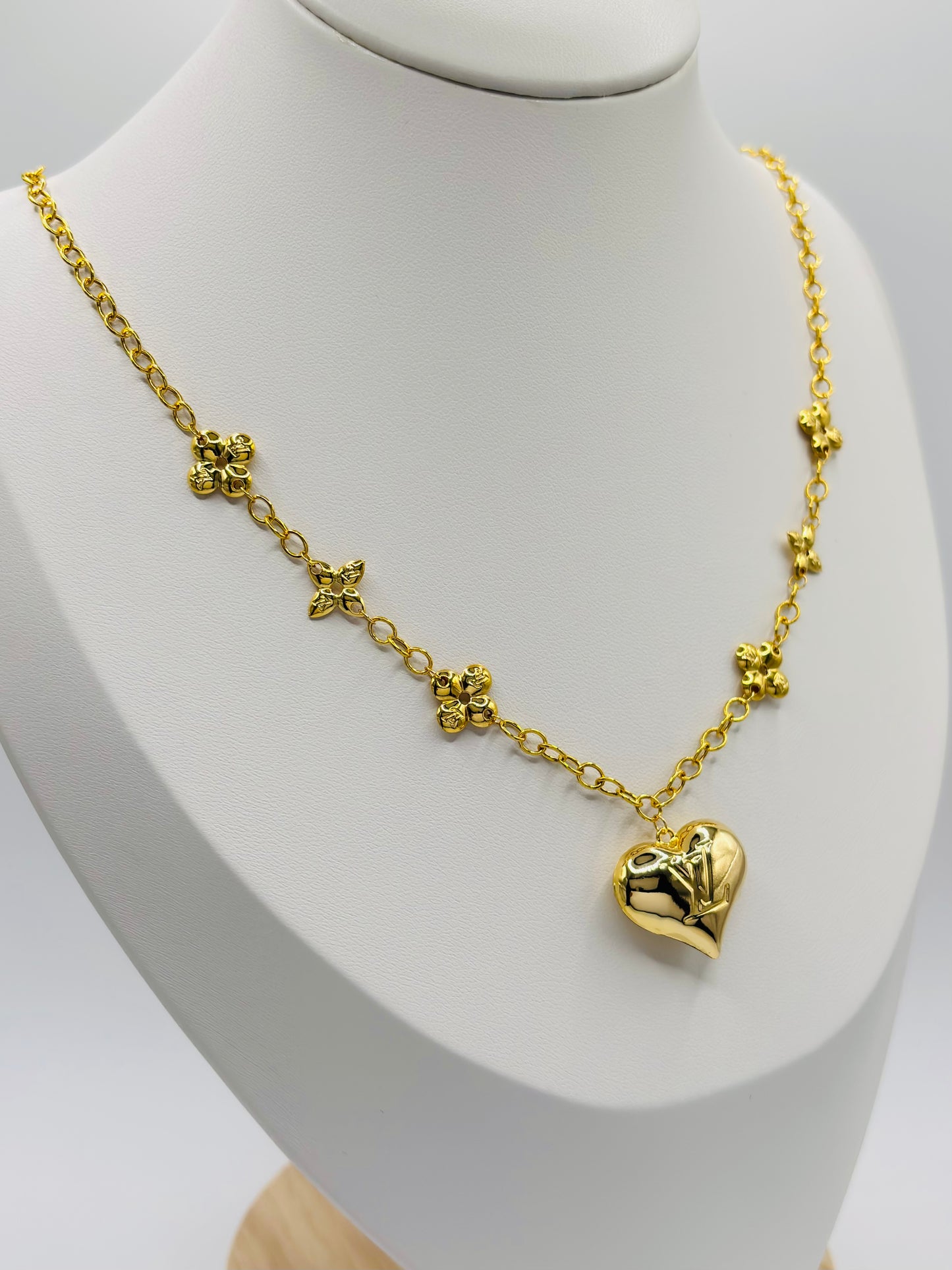 18K Gold Flower Attached Heart Necklace