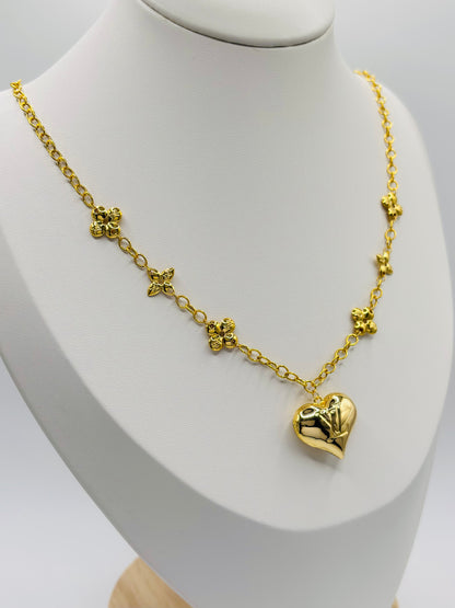 18K Gold Flower Attached Heart Necklace