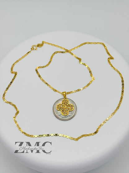 18K Gold Diamond Cut Clover Necklace