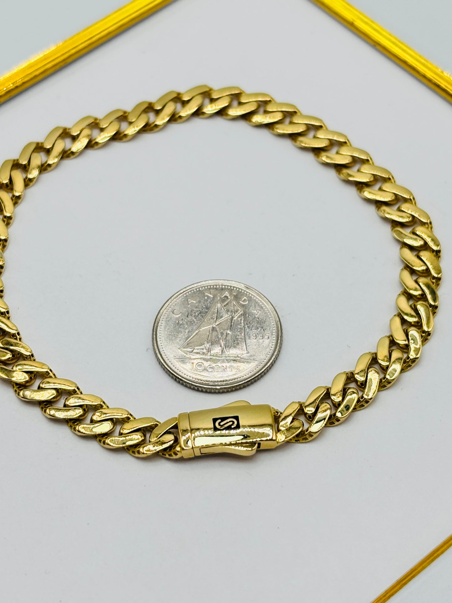 18K Gold Bracelet