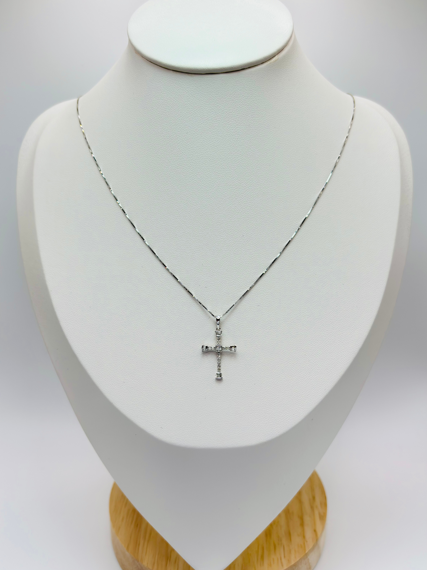 18K White Gold Cross Natural Diamond Necklace