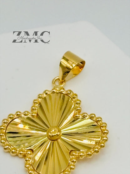 18K Gold Clover Pendant 15 mm