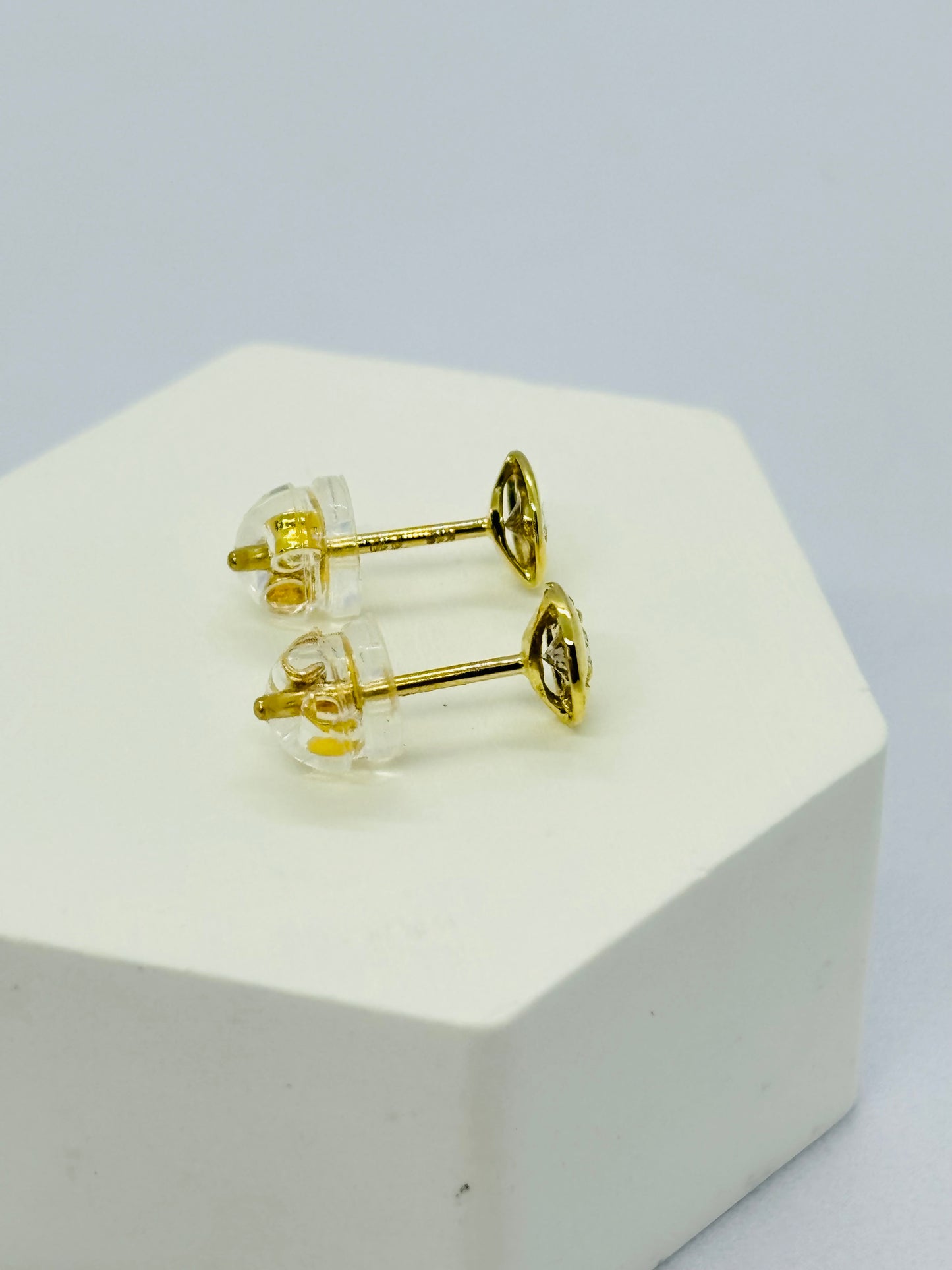 K18 Japan Gold Circle Natural Diamond Earrings 0.20ct