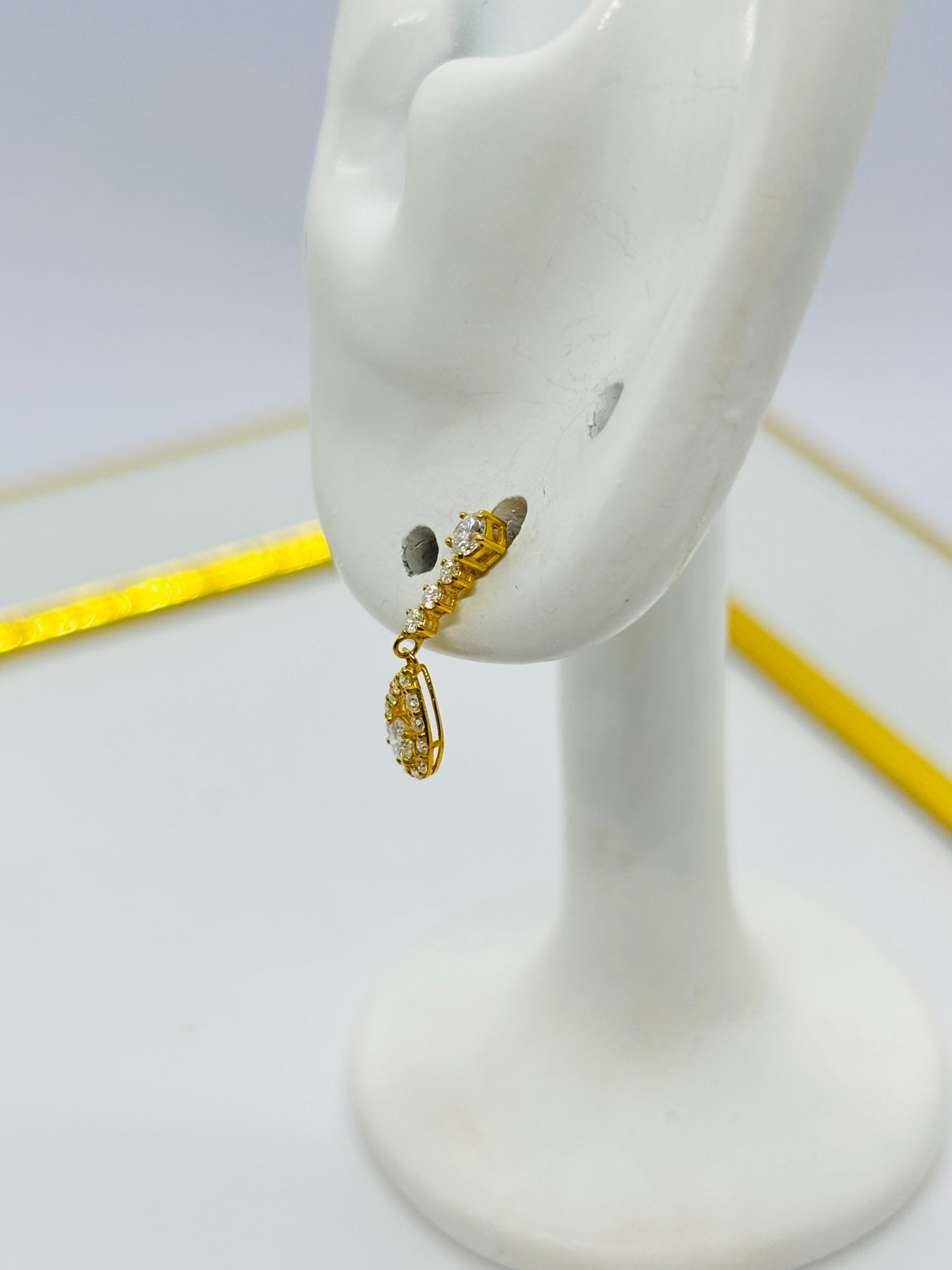 18k Gold Teardrop Dangling Stud Moissanite Diamond Earrings