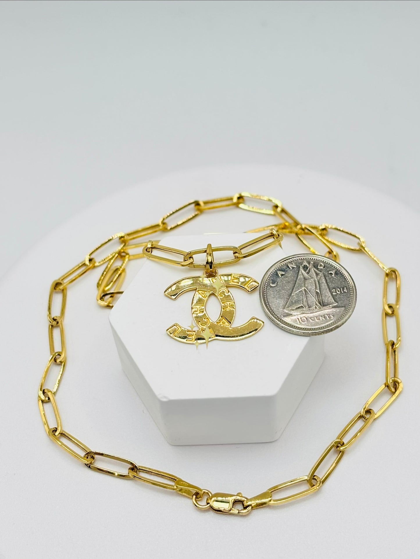 18K Gold Paperclip C Necklace