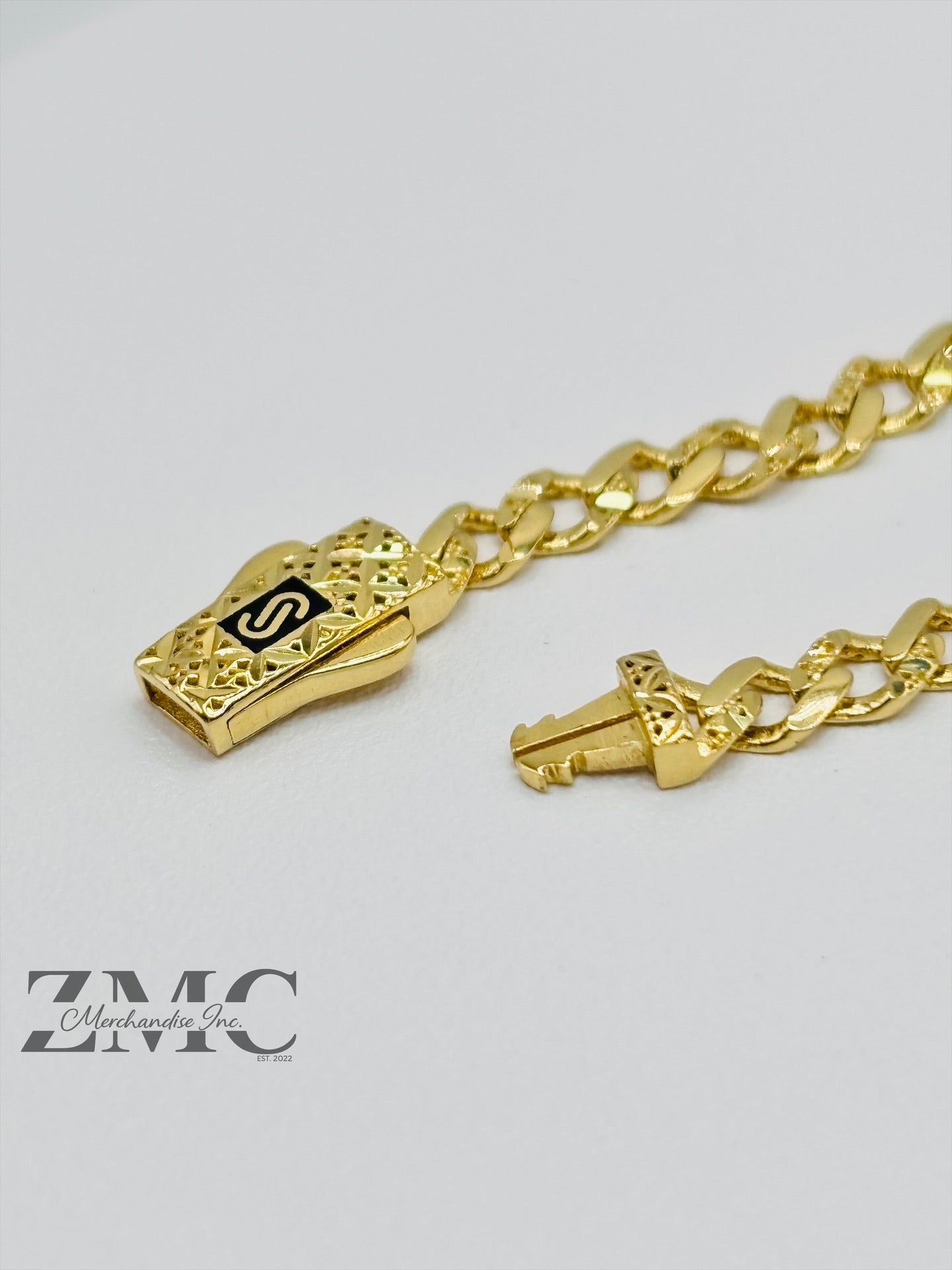 18K Gold M Diamond Cut Bracelet