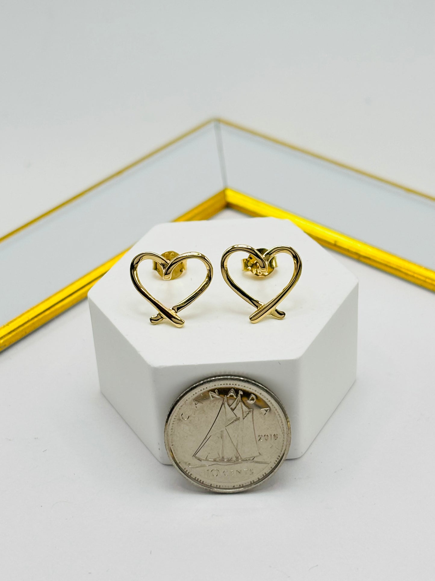 18K Gold Open Heart Earrings