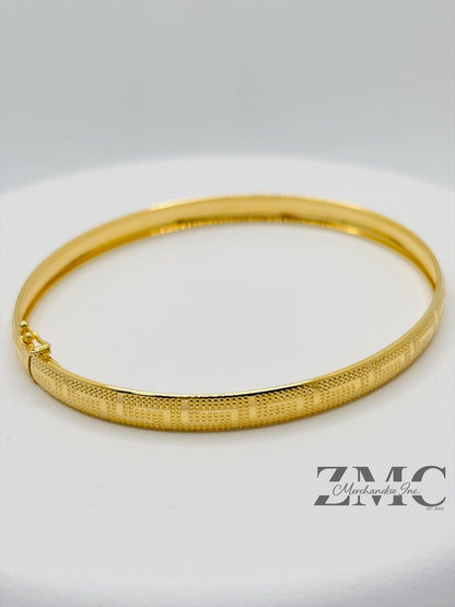 18K Gold F Bangle