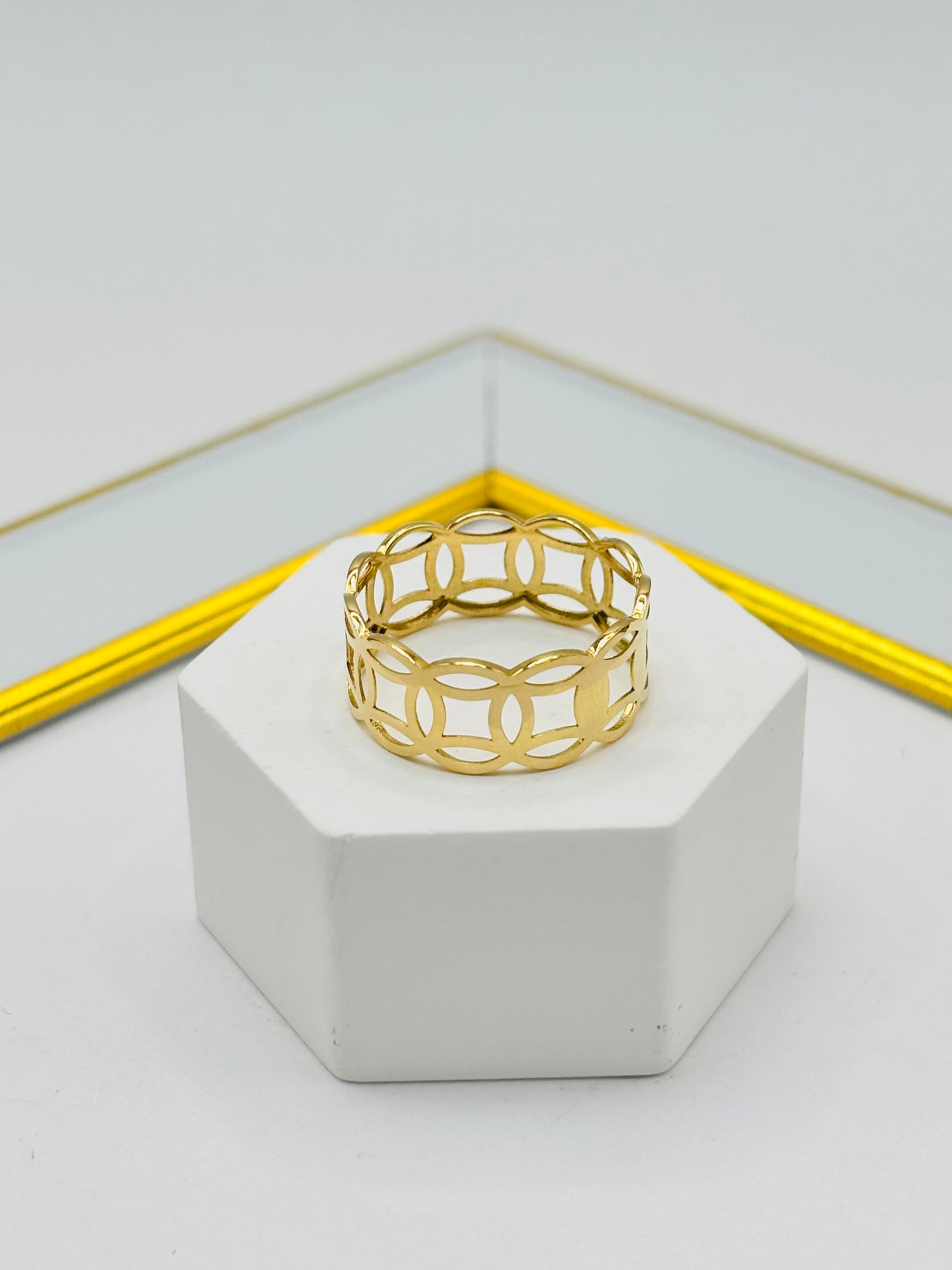 18K Gold Money Catcher Ring