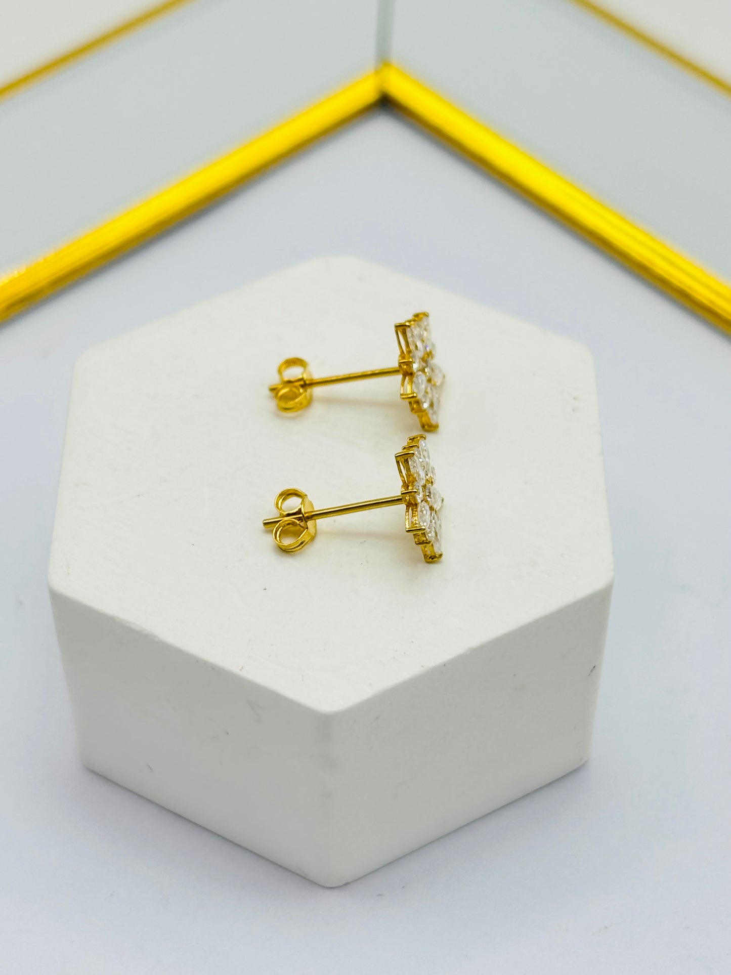 18K Gold Flower Moissanite Diamond Earrings