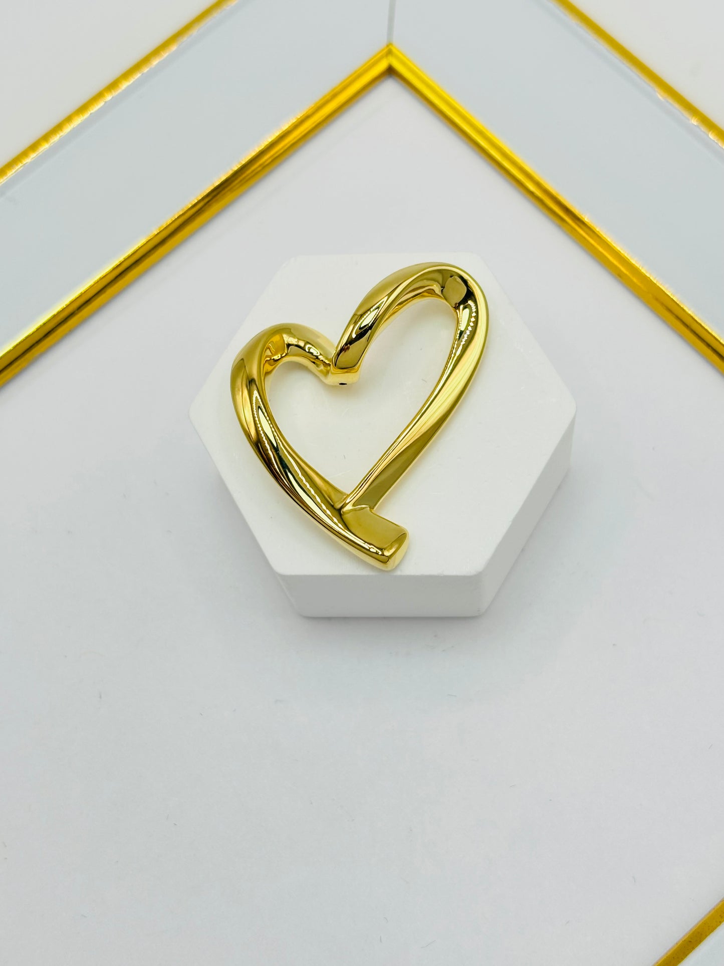 18K Gold Open Heart Pendant Chunky 30 mm
