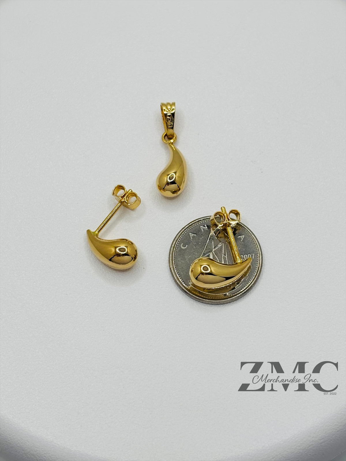 18K Gold Earrings and Pendant Teardrop Set