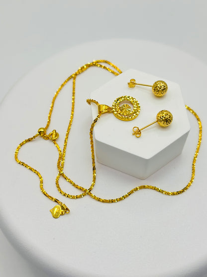 18K Gold Diamond Cut Earrings and Necklace Set